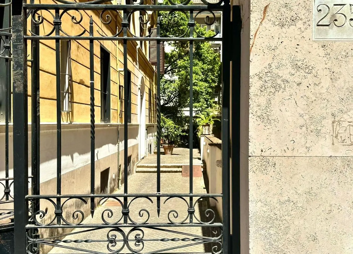 Rinascita Vatican Home Rome